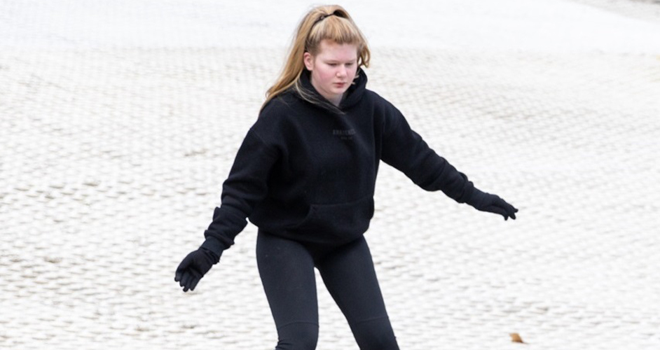 Image of a girl learning to ski